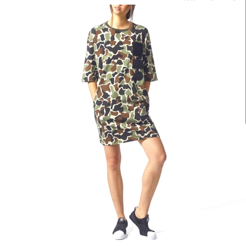 ADIDAS ORIGINALS Camo Tee Shirt Dress‎ with Patch Details & Pockets